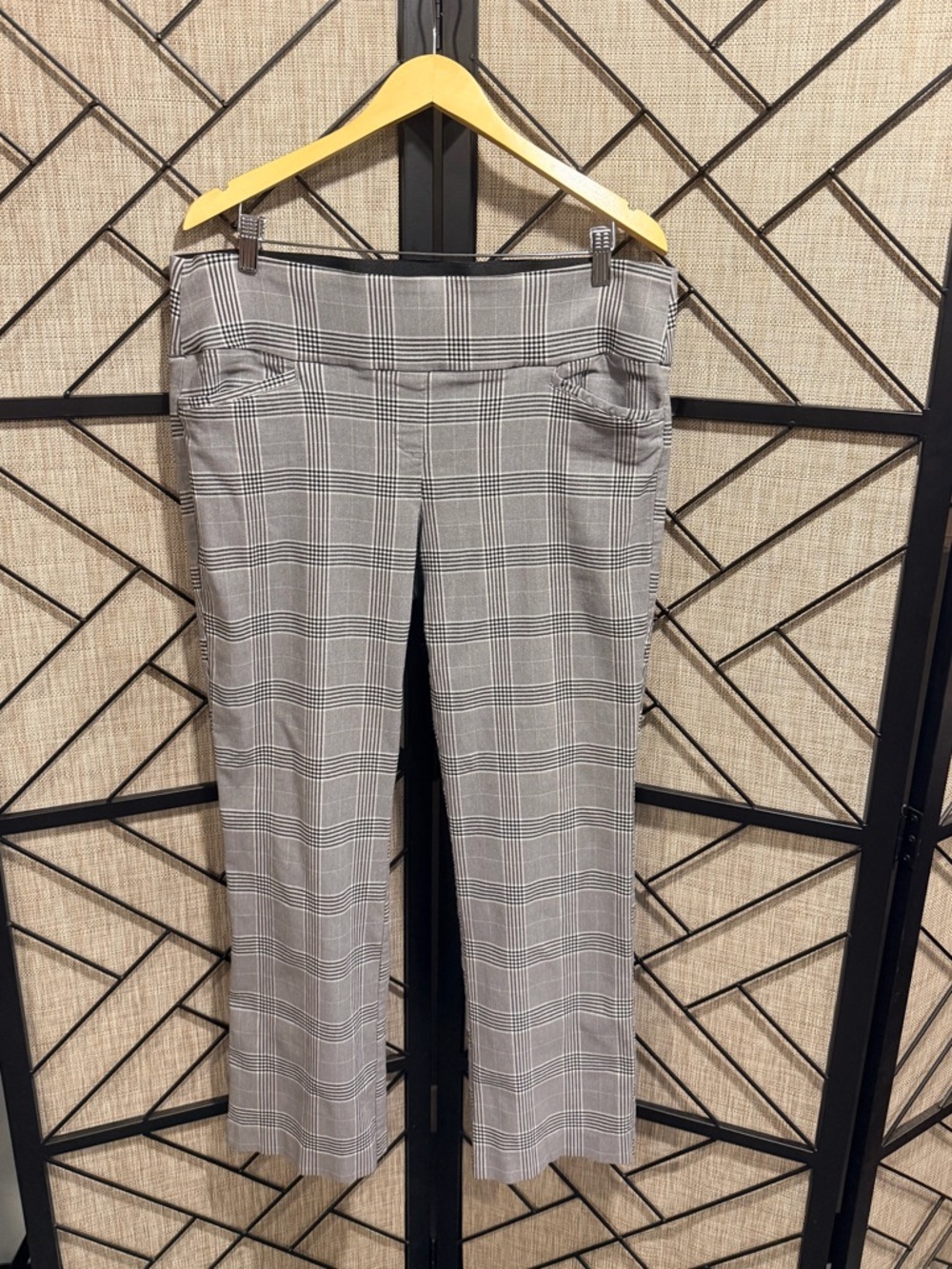 Apt. 9 Plaid Tummy Control Bootcut Dress Pants Gray & Black Rayon - XL